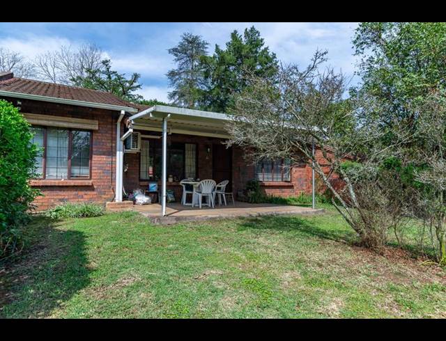 2 BEDROOM TOWNHOUSE FOR SALE IN HAYFIELDS